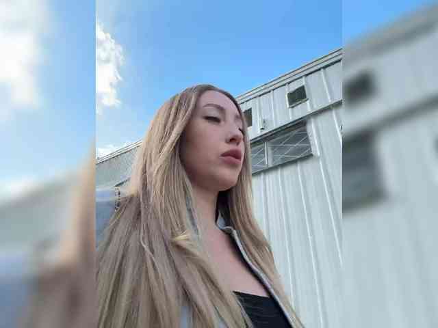 Модель: Chloee