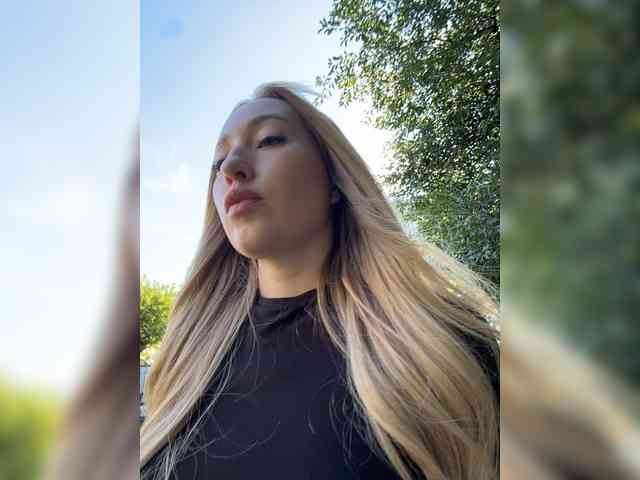 Chloee webcam