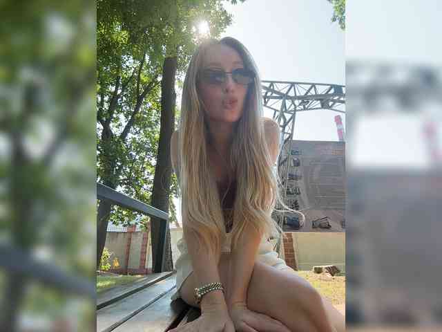 Chloee webcam