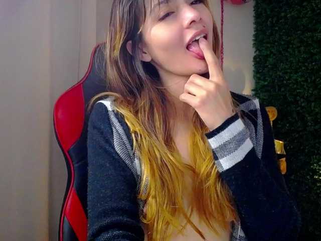 Rosmar7-'s BongaCams show and profile