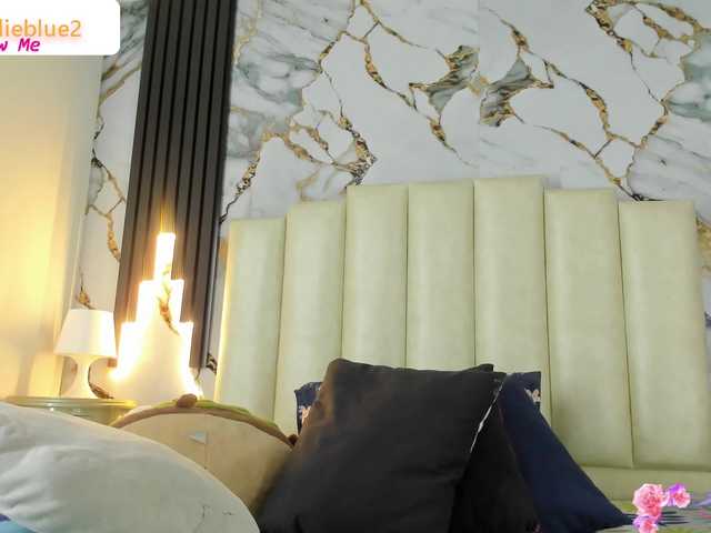 mollieblue69 live cam on BongaCams