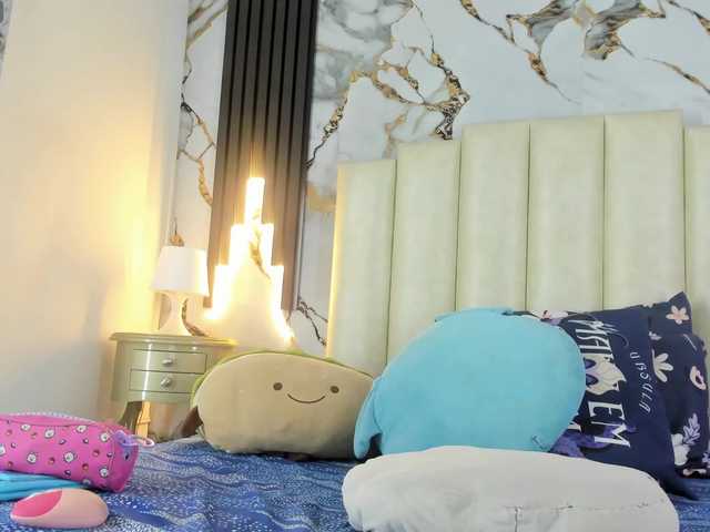 mollieblue69 live cam on BongaCams