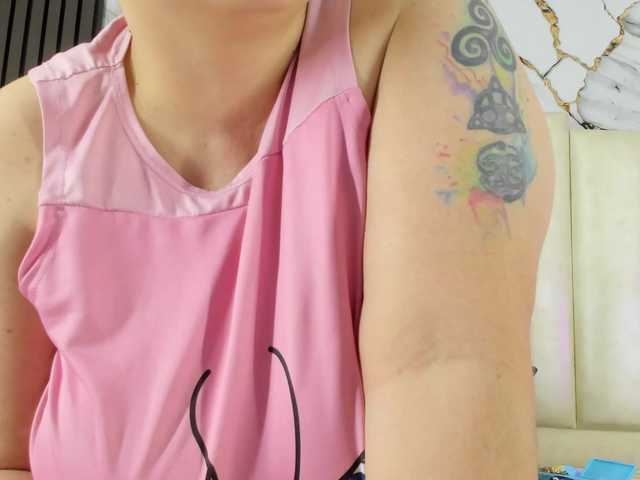 mollieblue69 live cam on BongaCams