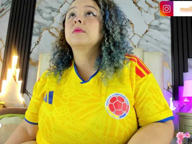 mollieblue69 live cam on BongaCams