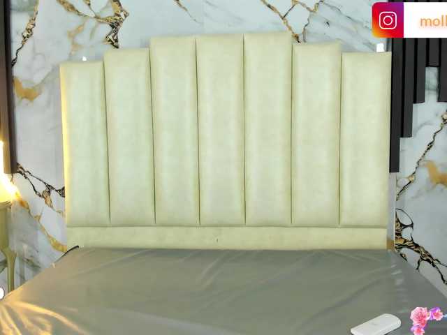mollieblue69 live cam on BongaCams
