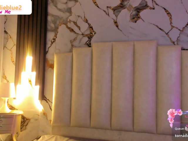 mollieblue69 live cam on BongaCams