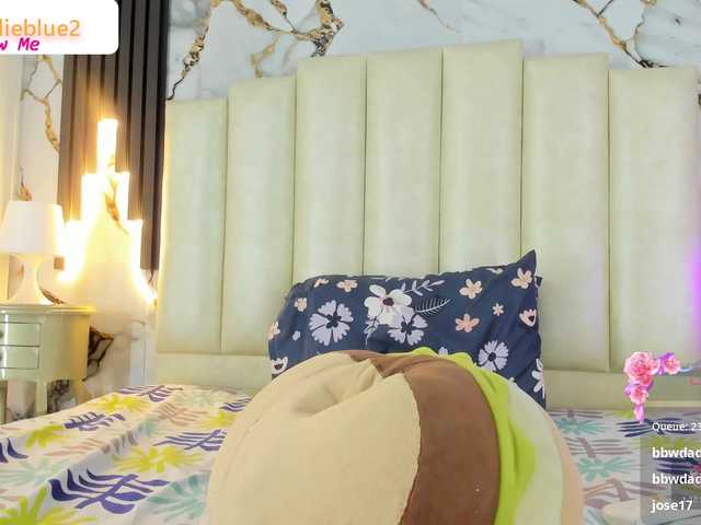 mollieblue69 live webcam show