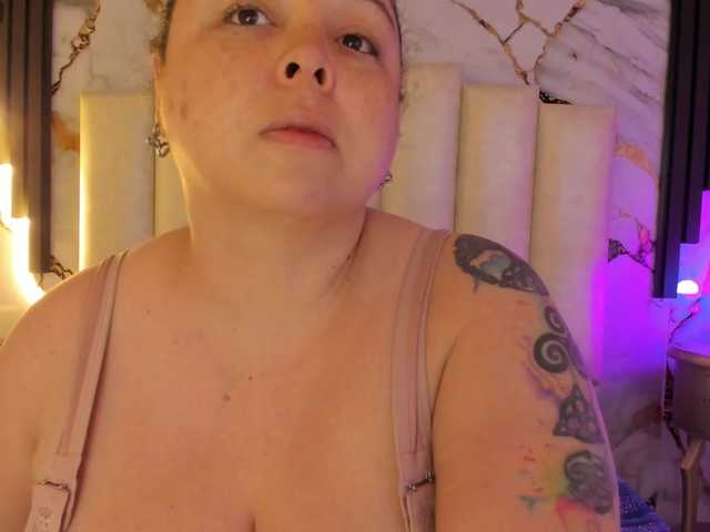 mollieblue69 live cam on BongaCams