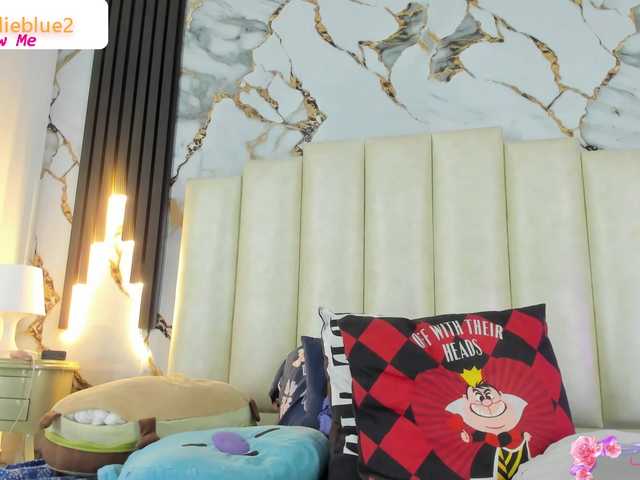 mollieblue69 live cam on BongaCams