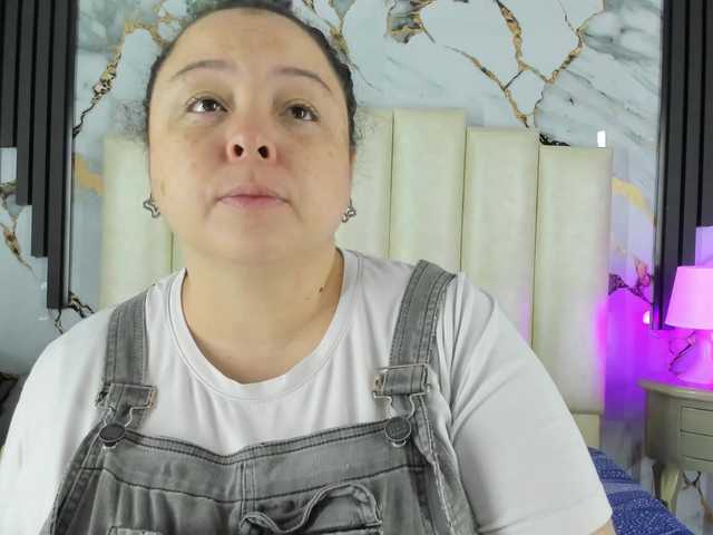 mollieblue69 live cam on BongaCams