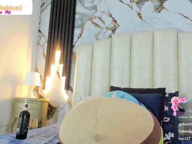 mollieblue69 live cam on BongaCams