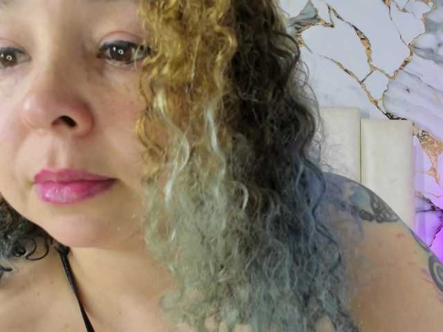 mollieblue69 live cam on BongaCams