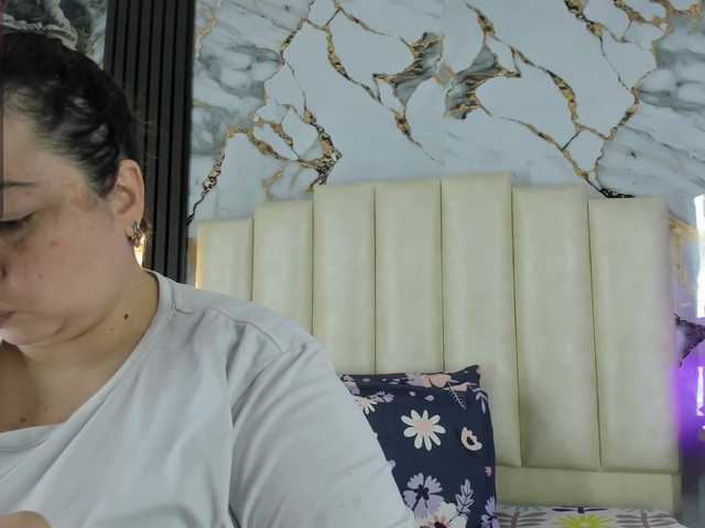 mollieblue69 live cam on BongaCams
