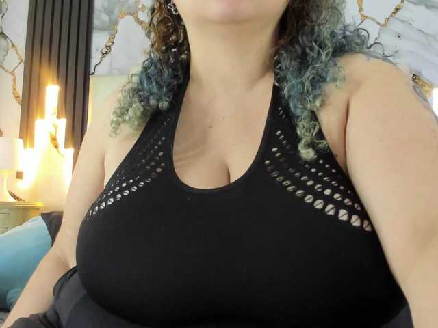 mollieblue69 live webcam show