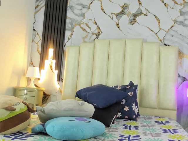 mollieblue69 live webcam show