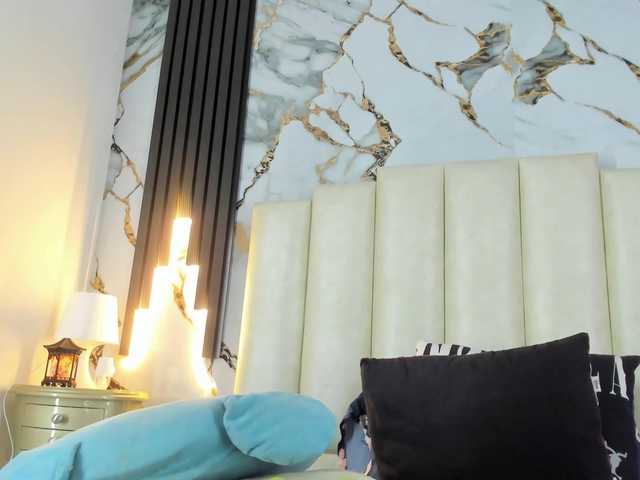 mollieblue69 live cam on BongaCams