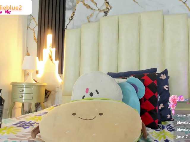 mollieblue69 live webcam show