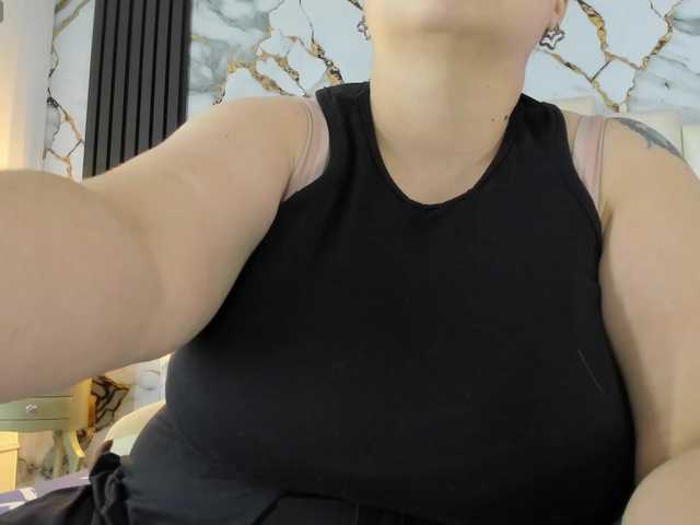 mollieblue69 live cam on BongaCams
