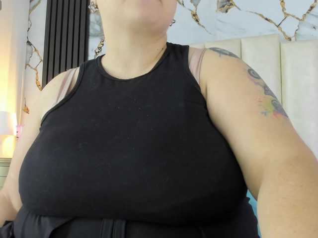 mollieblue69 live cam on BongaCams