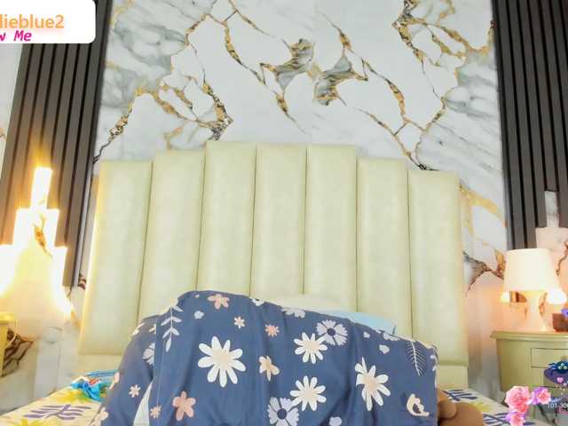 mollieblue69 live cam on BongaCams