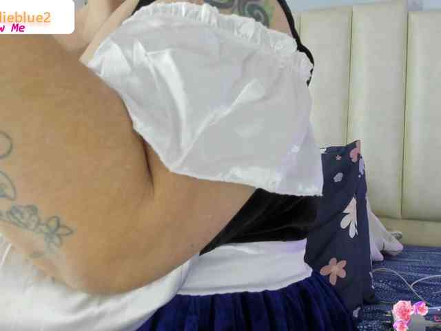 Mollieblue69's cam show statistics and live stream