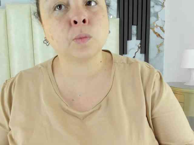 mollieblue69 Live Webcam on BongaCams