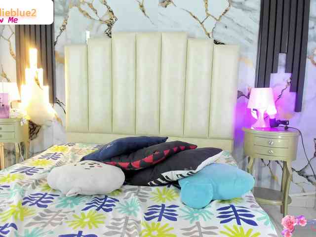 mollieblue69's live room