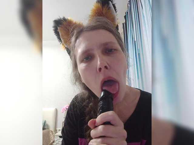 -queen-margo-'s BongaCams show and profile