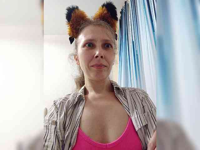 -Queen-Margo- webcam