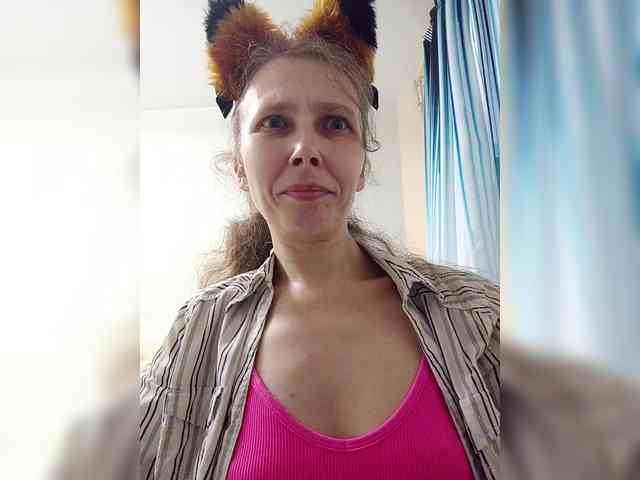 -Queen-Margo- webcam