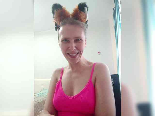 -Queen-Margo- webcam