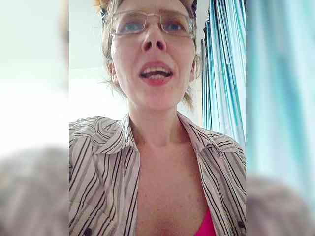 -Queen-Margo- webcam