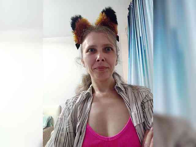 -Queen-Margo- webcam