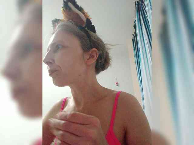 -Queen-Margo- webcam