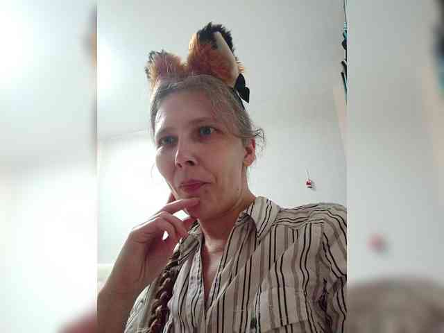 -Queen-Margo- webcam