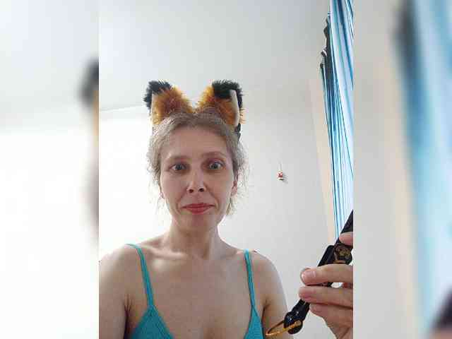 -Queen-Margo- webcam
