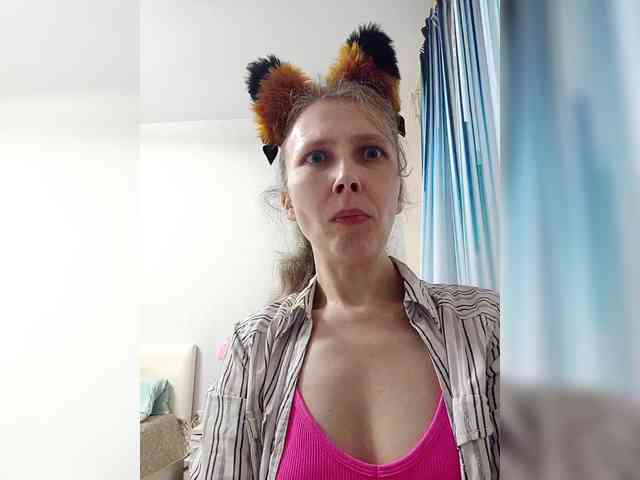 -Queen-Margo- webcam