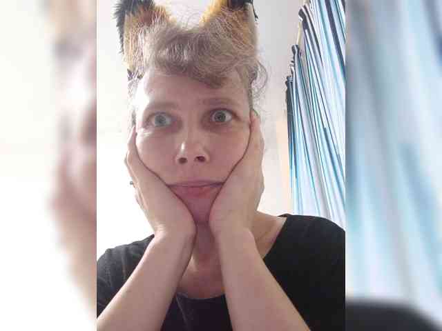 -Queen-Margo- webcam