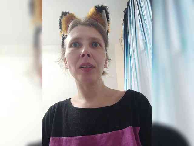 -Queen-Margo- webcam