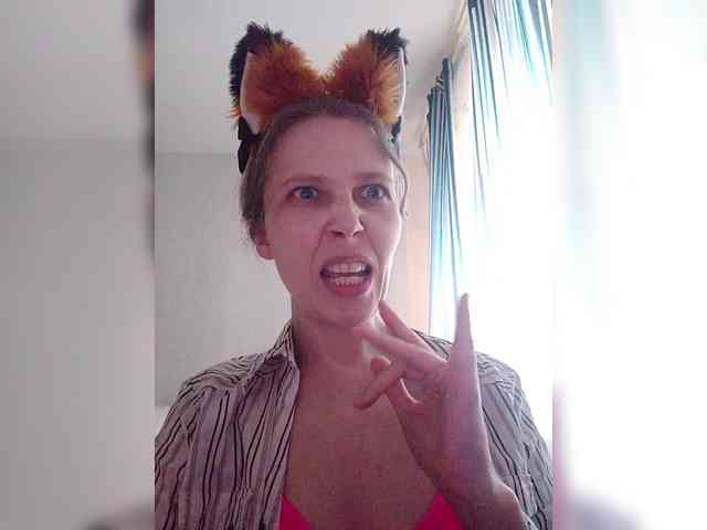-Queen-Margo- webcam