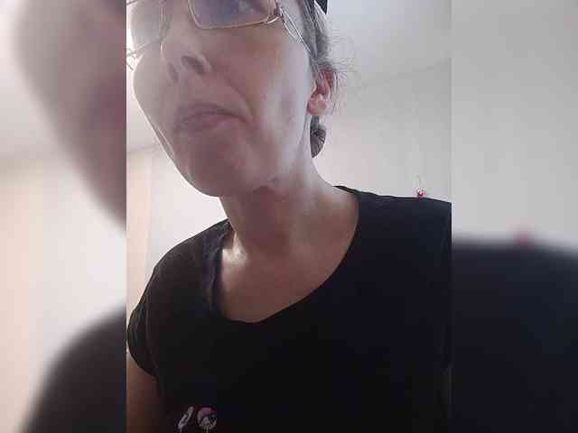 -Queen-Margo- webcam