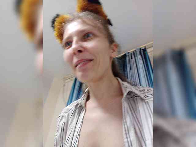 -Queen-Margo- webcam