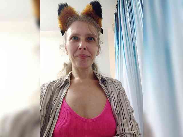-Queen-Margo- webcam