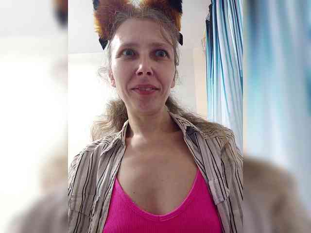 -Queen-Margo- webcam