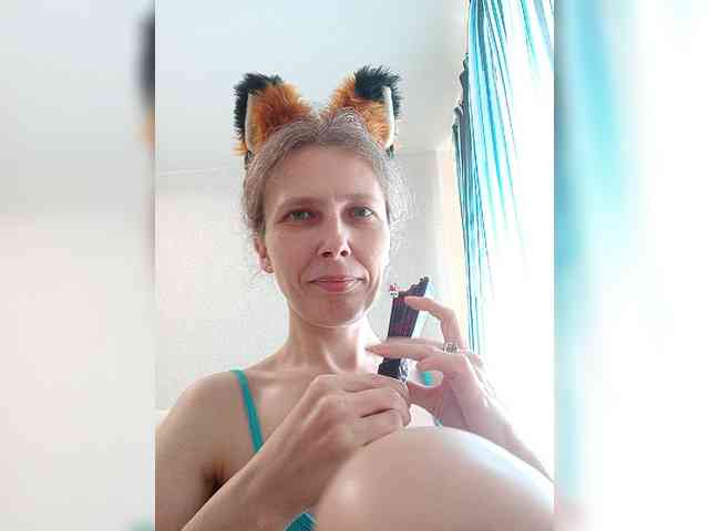 -Queen-Margo- webcam