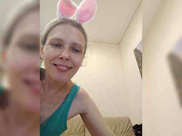 -Queen-Margo- webcam