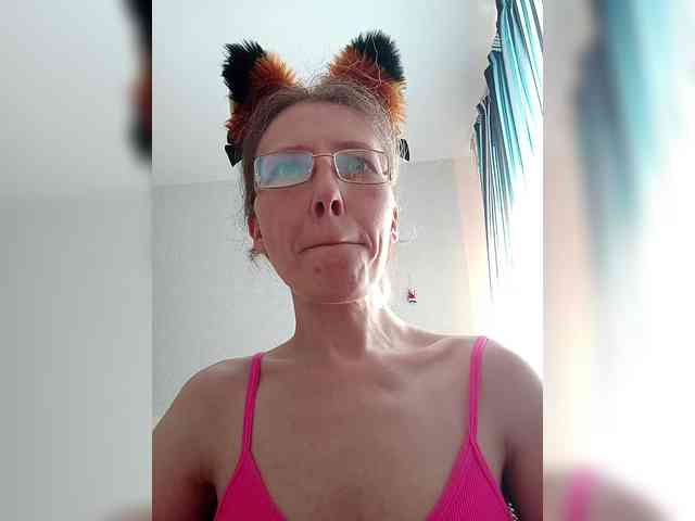 -Queen-Margo- webcam