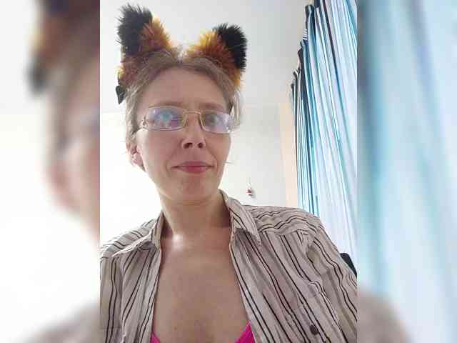 -Queen-Margo- webcam