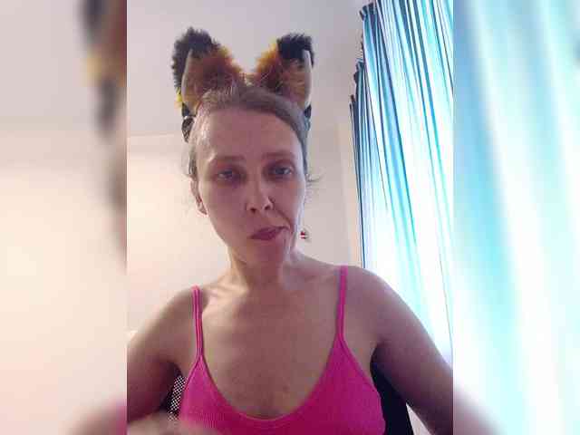 -Queen-Margo- webcam