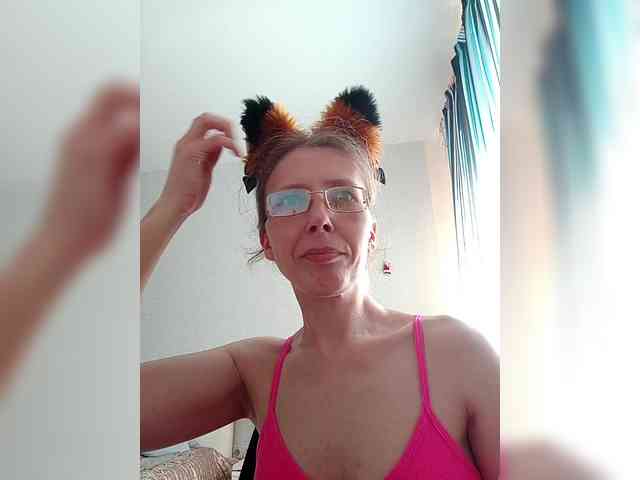 -Queen-Margo- webcam